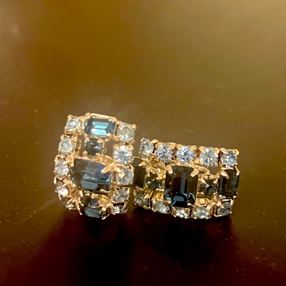 INTAGE BLUE ART DECO SCREW BACK EARRINGS - Picture 1 of 2